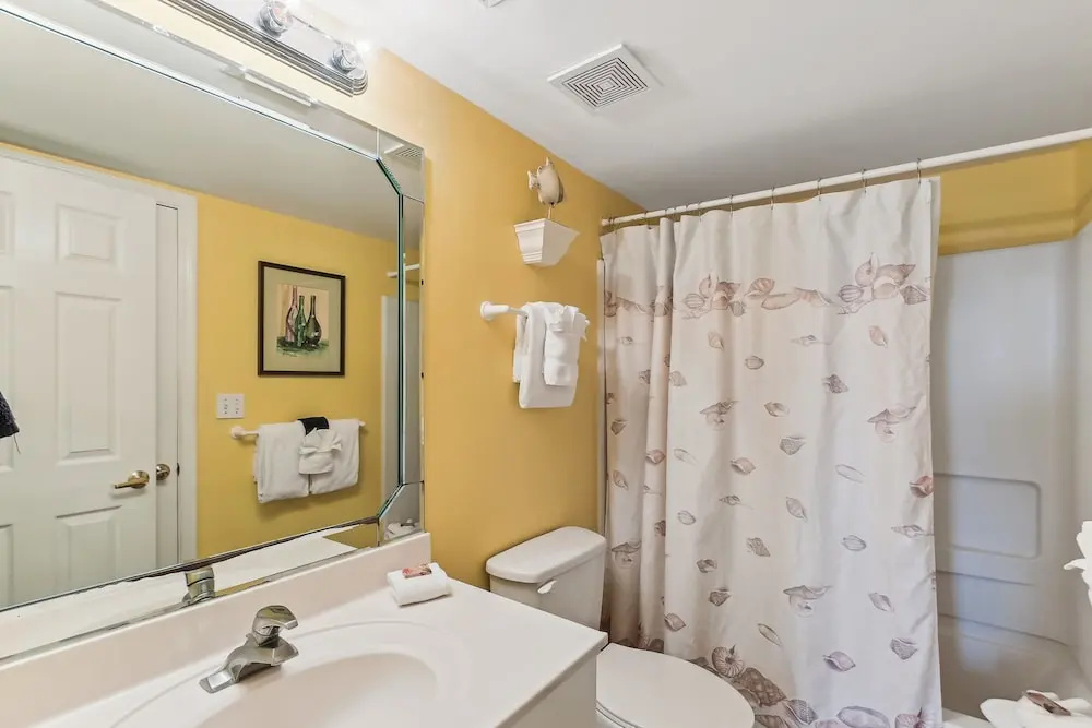 Seacrest 402 is a 2 BR Gulf Front on Okaloosa Island by RedAwning
