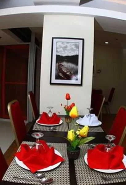 Valleyfront Hotel