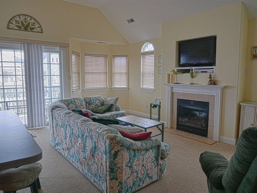 Oc1426 Asbury Avenue, 2nd Floor