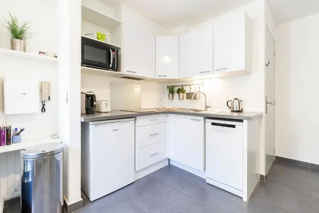 BNB RENTING Chez Dominique - 1 chbre 2-4pers Centre Antibes Migrainier