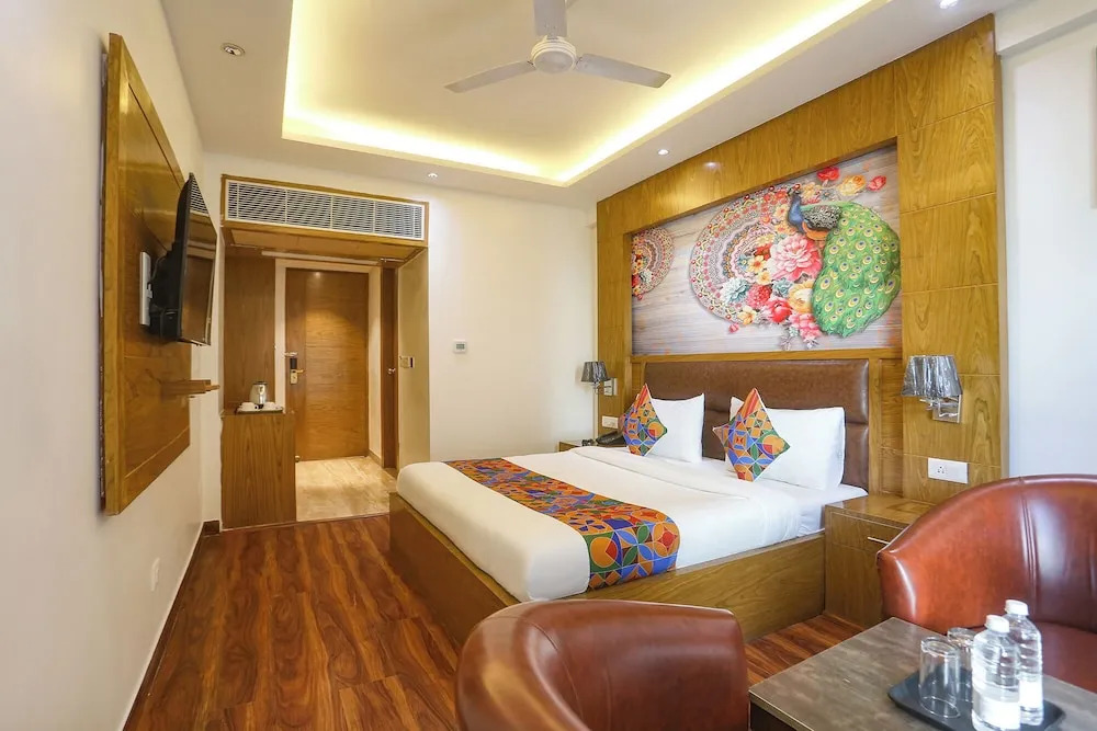 FabHotel Green Lotus Star 17