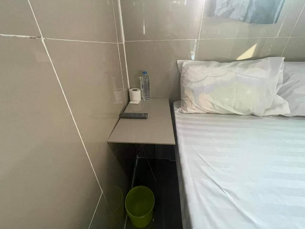 Charinsup Pinklao Hotel