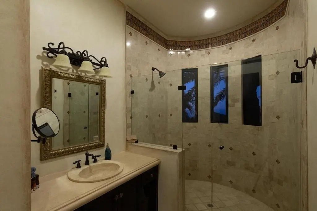 Stunning 6BD Pedregal Villa Maria