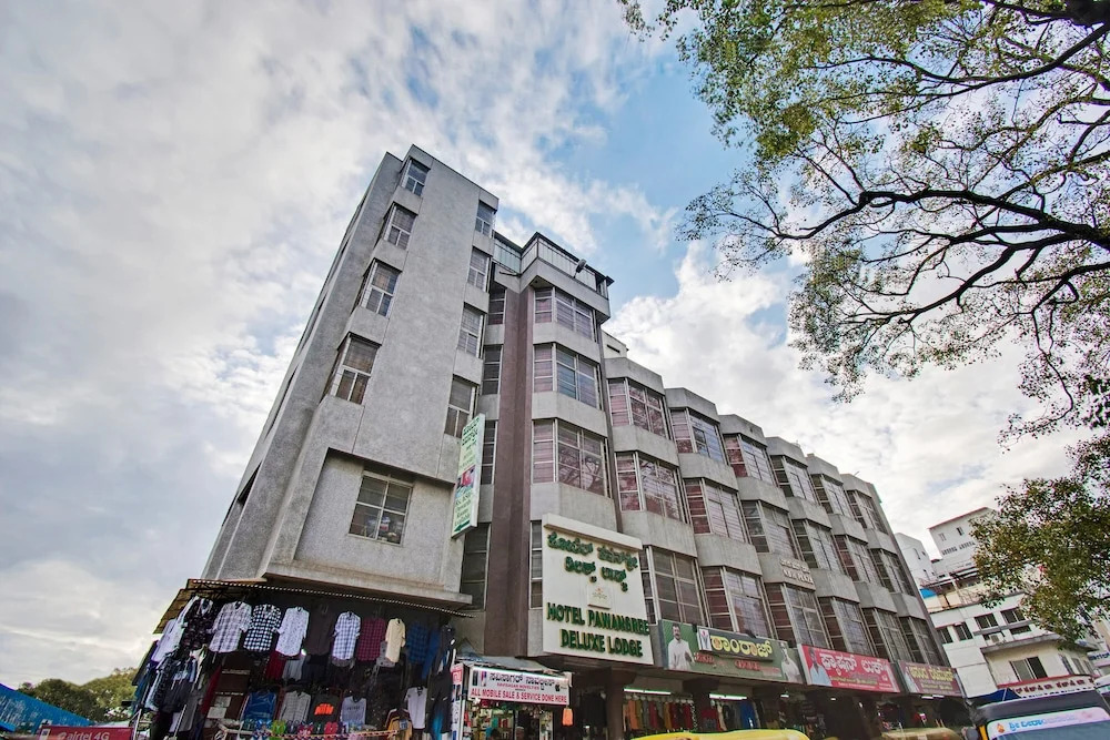 SPOT ON 48699 Hotel Pawan Sree Deluxe Lodge