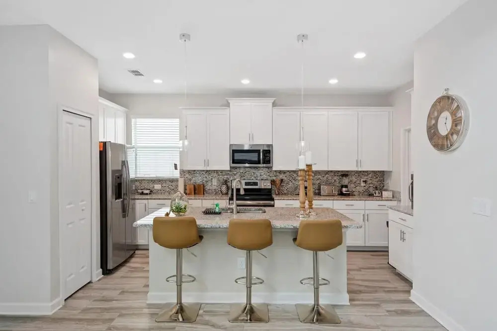 5Br 5Bath Pvt Home BBQ Pool 10min Disney 3077ft