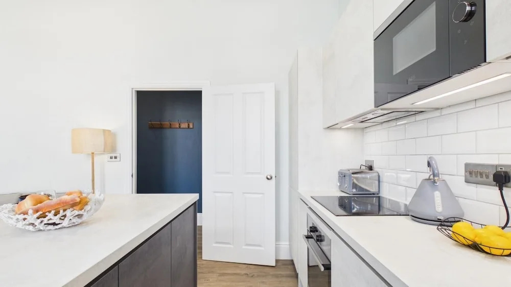 No. 6 Croft House - 1 Bedroom Apartment - Tenby