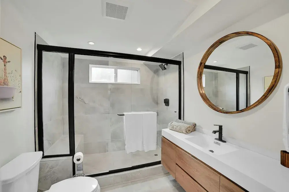 Brand-New Chic Nest In Prime Location