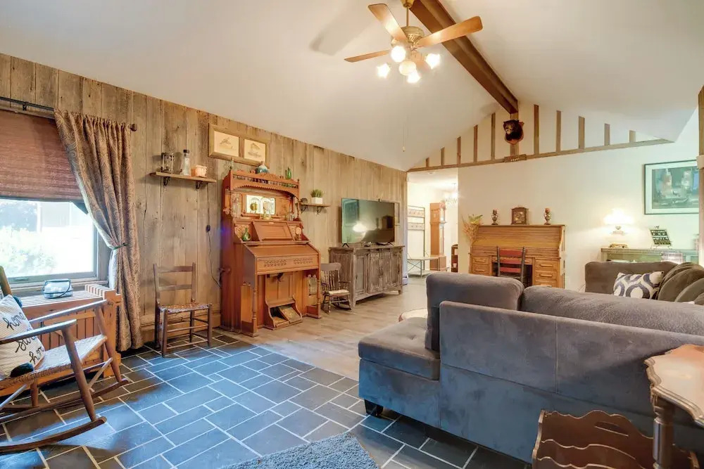 Scenic Asheville Area Retreat: Hot Tub & Game Room
