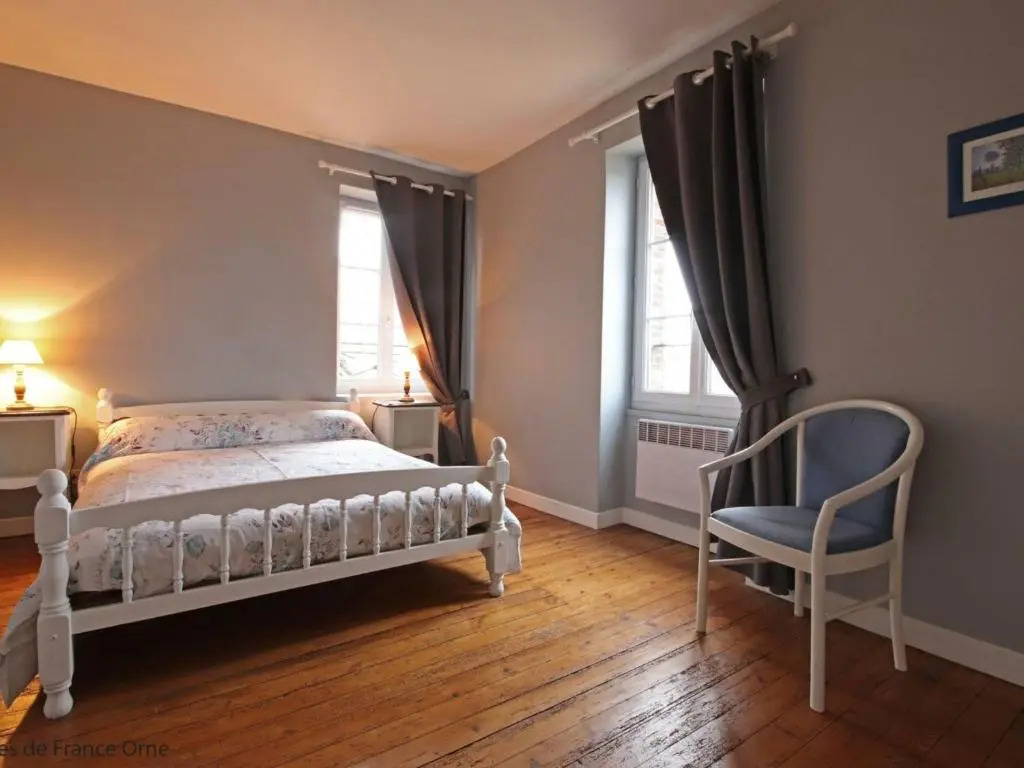 Maison de Bourg Avec Jardin et Wifi - Bures - FR-1-497-124