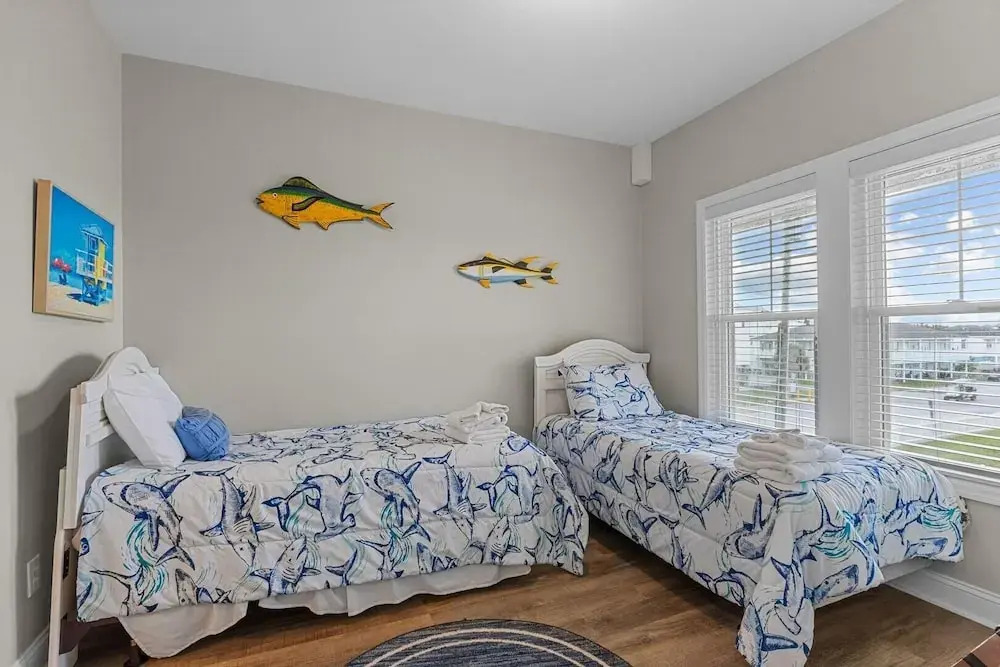 Linger Longer 3 Bedroom Home by RedAwning
