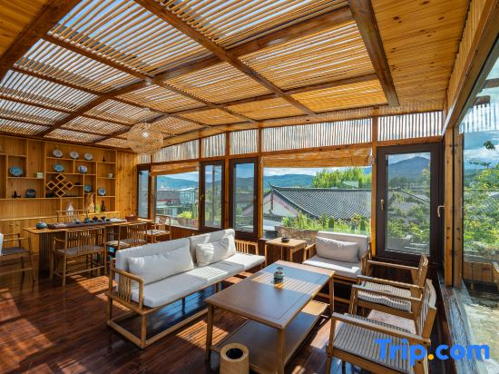 Meiqi Leju Jade Dragon Snow Mountain Scenic Resort Courtyard (Shuhe Ancient Town Branch)