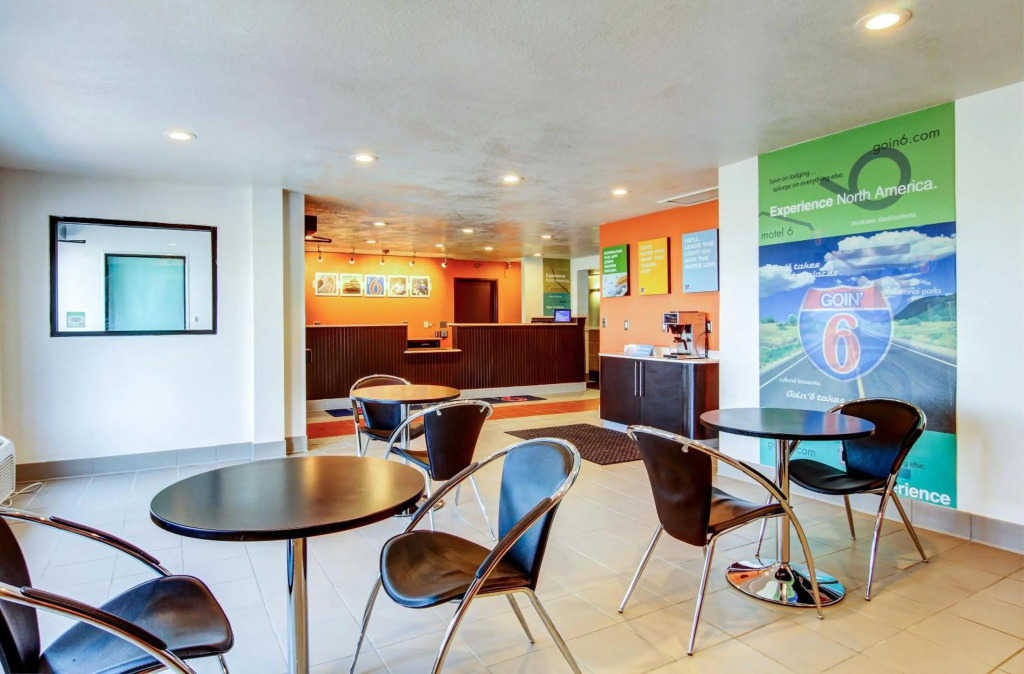 Motel 6-Columbia, MO - East