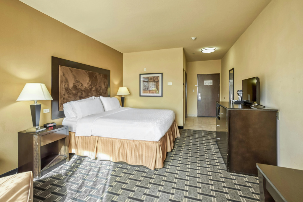 Holiday Inn Express and Suites Beeville by IHG