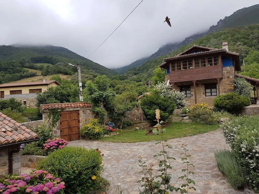 Casas rurales Valle de Bueida, jacuzzi solo en las casas el El Palacio y Viscárcel