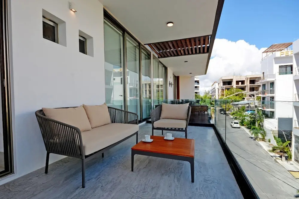 MAYAN MONK Suites