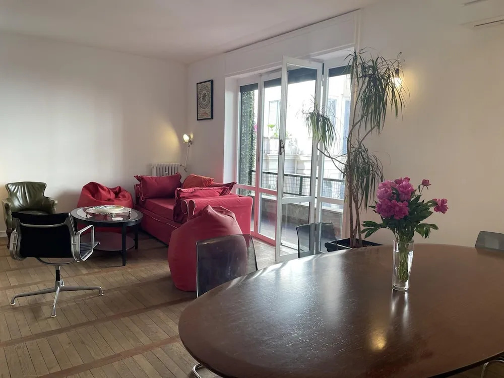 My Summer in Rome Spacious 2BR 2 Bath Home With a Balcony Near Famed Piazza del Popolo