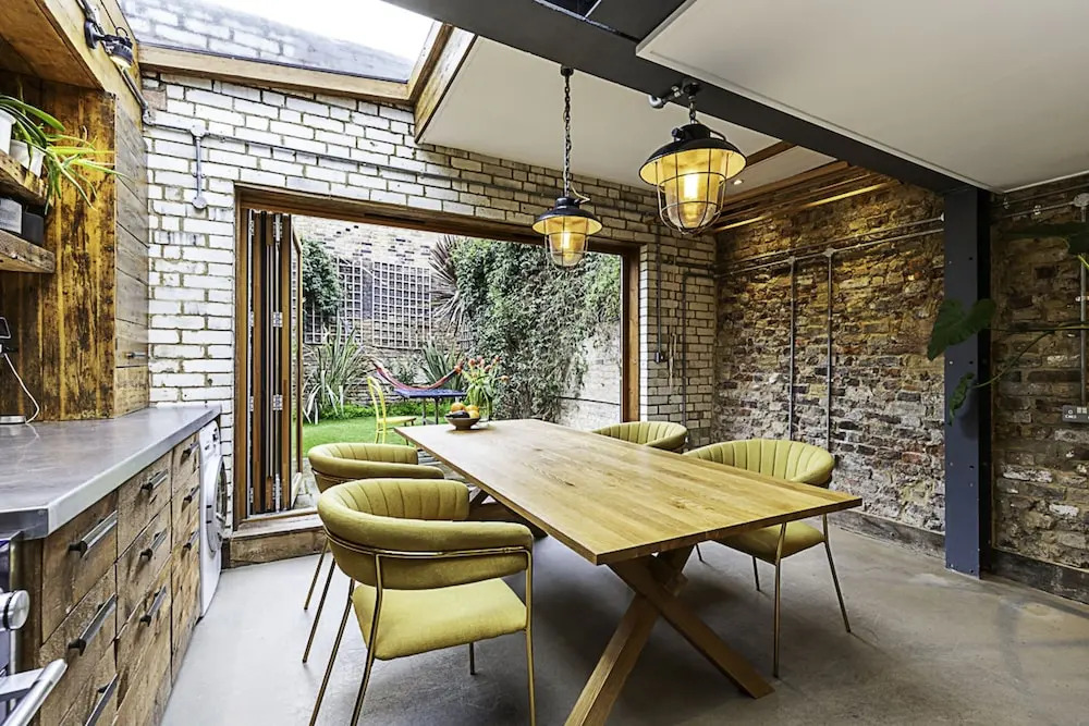 Hackney - Victoria Park: Generous 2 Bed Terrace