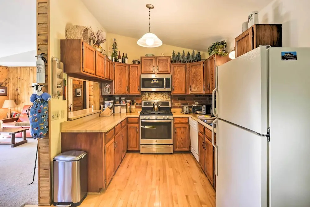1 Mi to Peak 7: Home w/ Hot Tub in Breckenridge!
