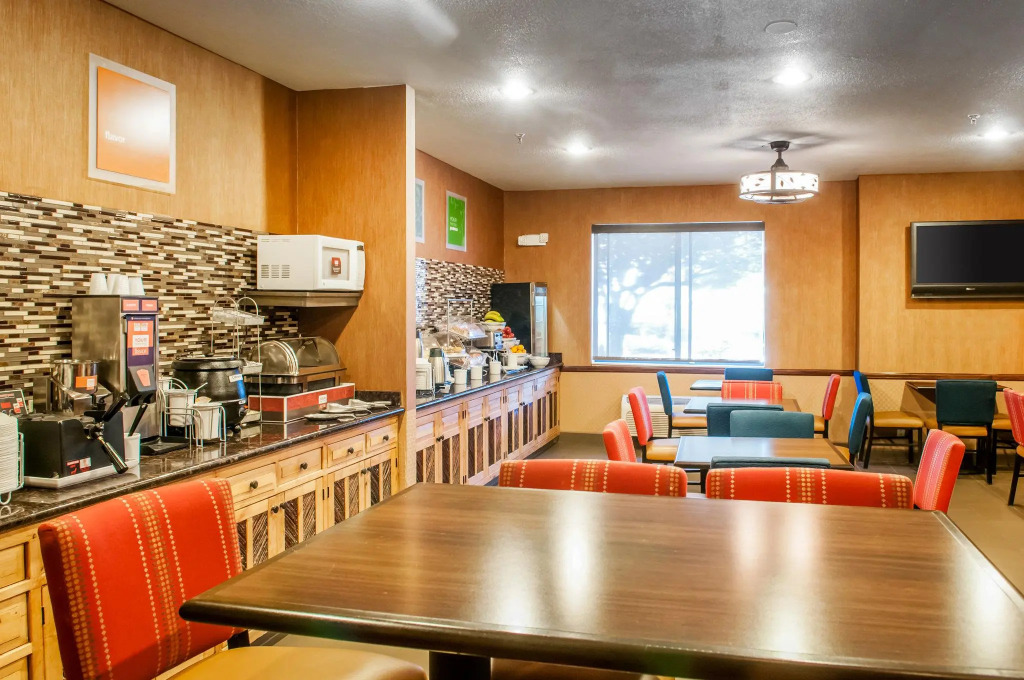 Holiday Inn Express & Suites
