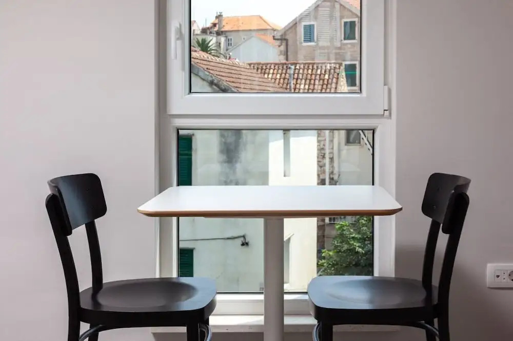 SUBTUB Hostel Makarska