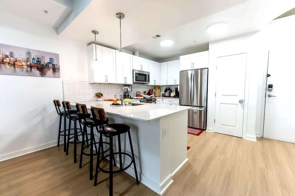 Midtown Atlanta 1BR Skyline Balcony Corner Suite by Piedmont Park Luxepad