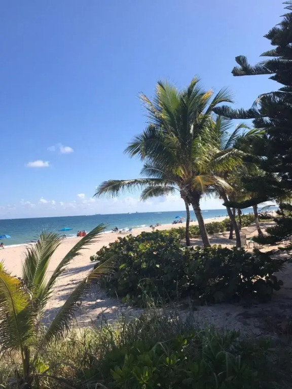 4145 By The Sea Inn & Suites