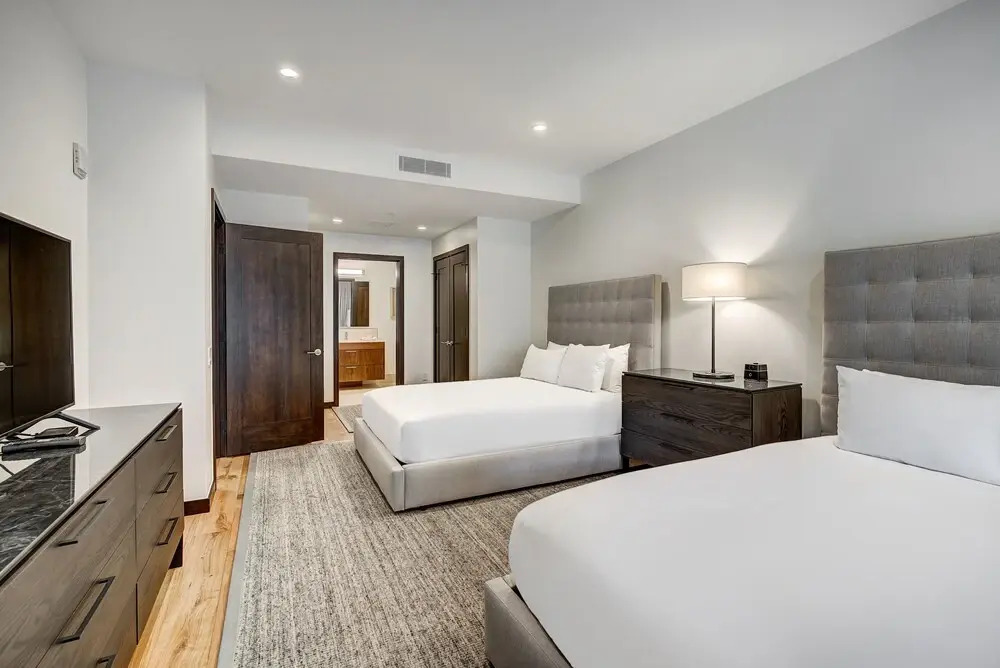 Chic 2 BR+Den Ritz-Carlton Condo with Valley Views by RedAwning - Save 20% on 7+ Nights!