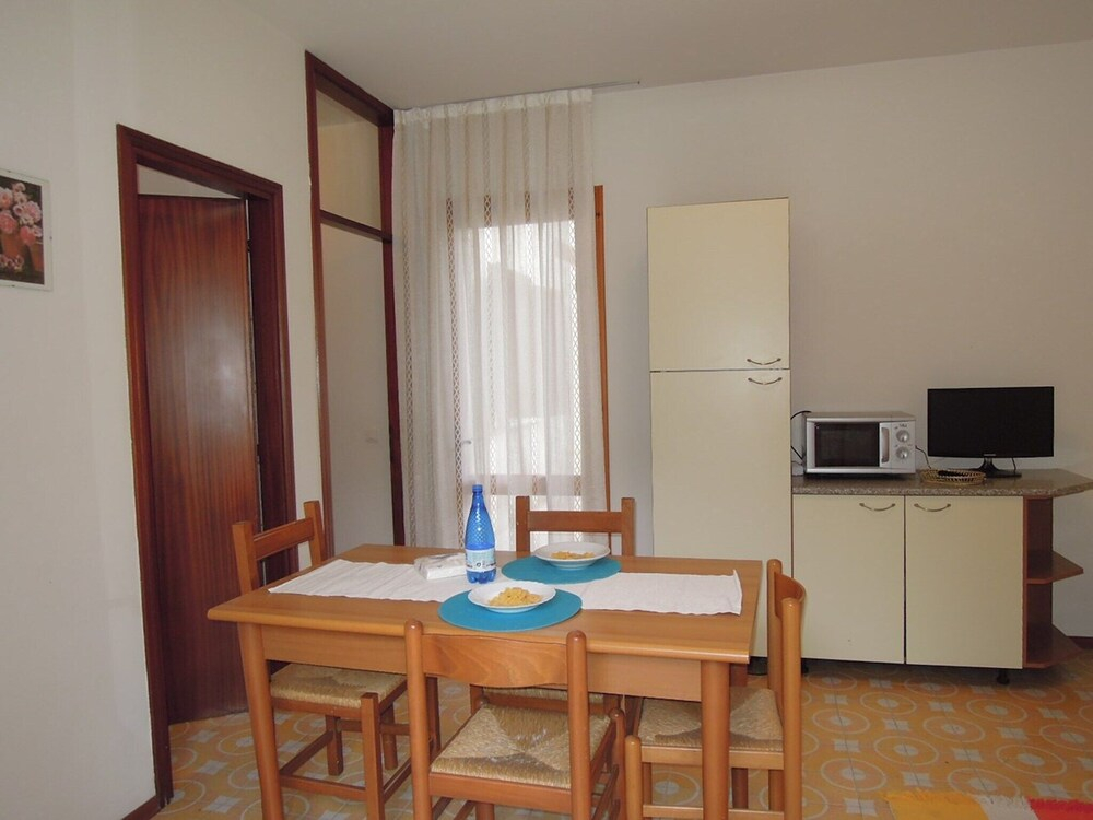 Villa with garden 250 meters from the beach