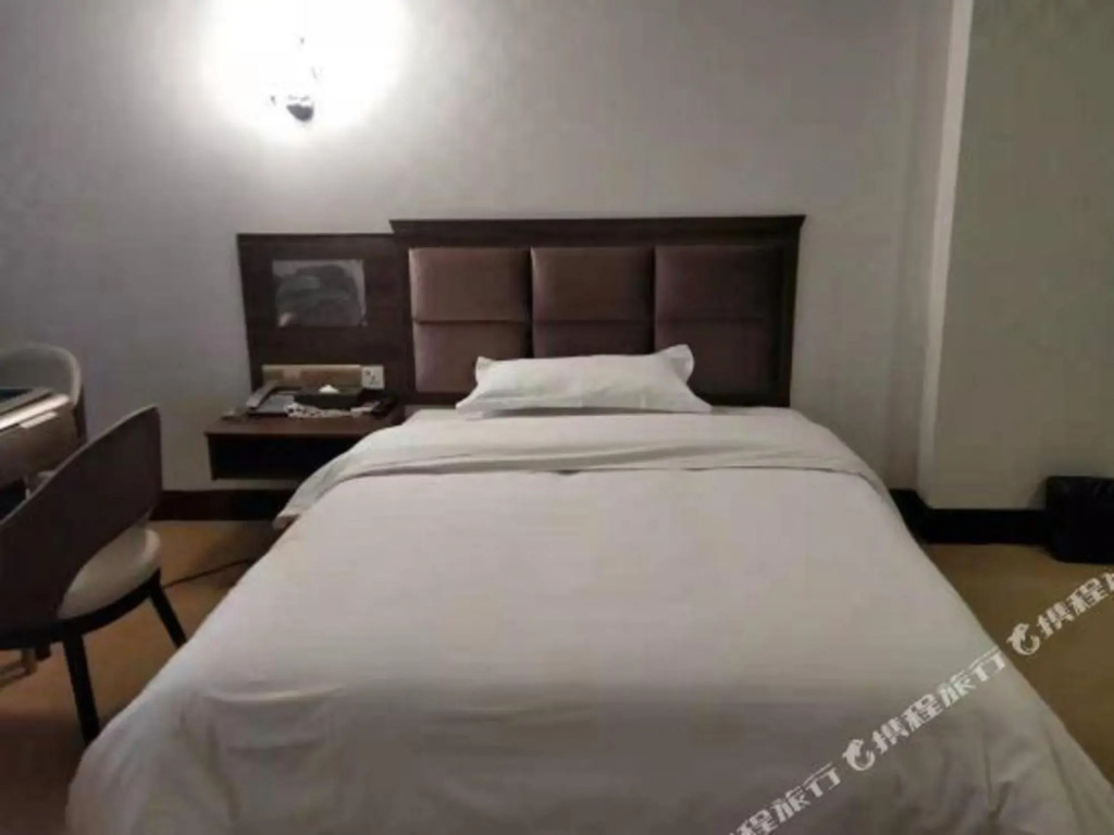Huayan Hotel