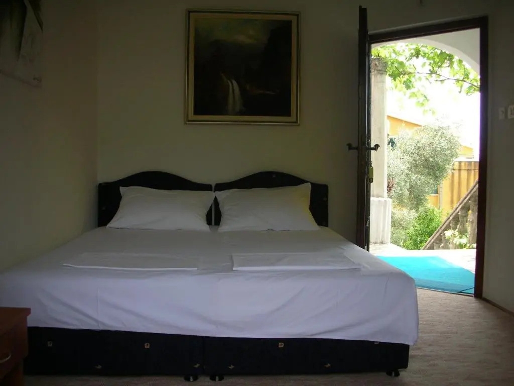 Lero Apartments