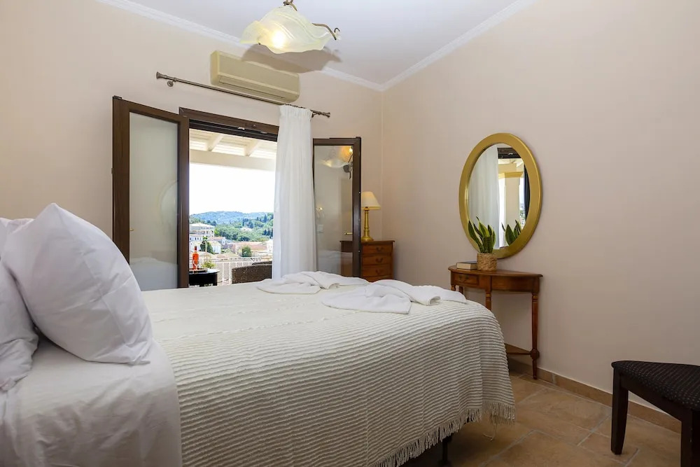 Solaris Methea Deluxe Suites