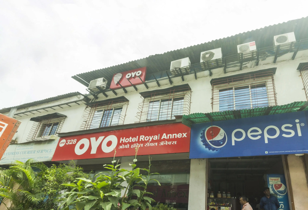 Hotel O Royal Grand Near Chhatrapati Shivaji International Airport