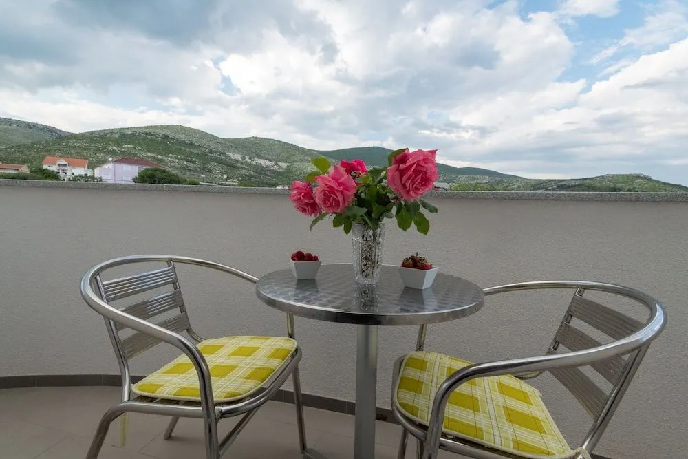 Apartments Livaja