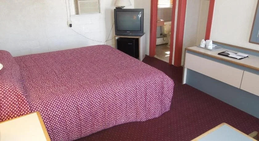 Taffy Motel