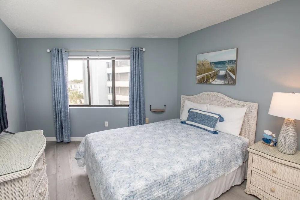 Royal Garden Resort 301 3 Bedroom Condo by RedAwning