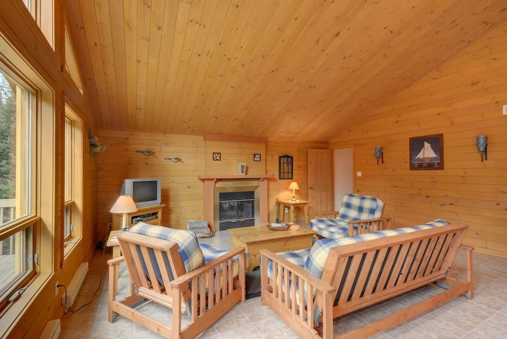 Chalet Squirrel