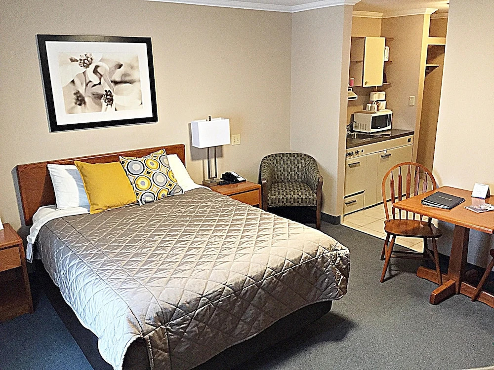 Coastal Inn Dartmouth