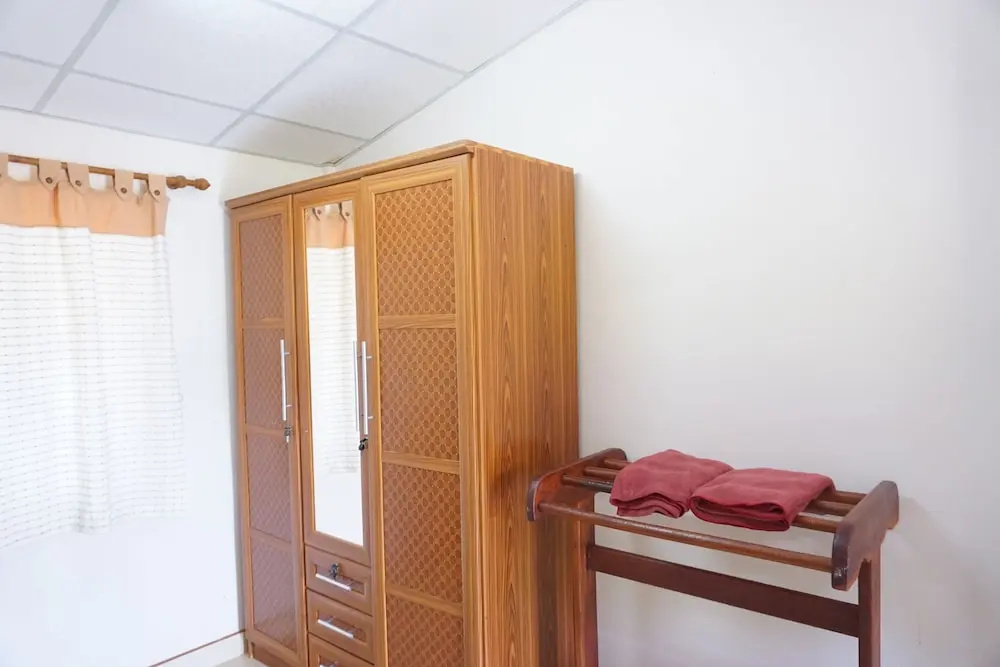 Na Thammachart Hotel