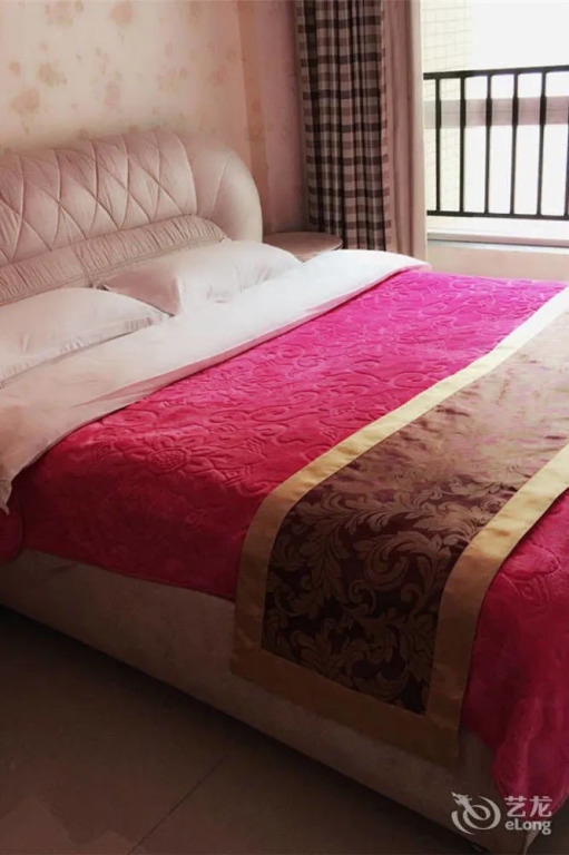 Chongqing Yelaixiang Hotel