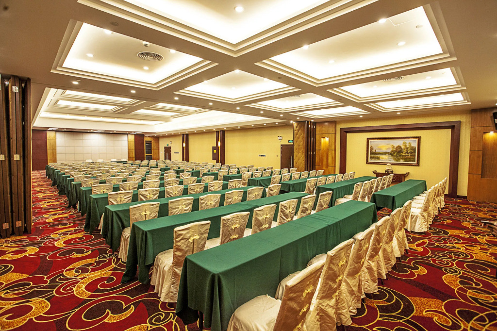 Guilin Lijiang Waterfall Hotel