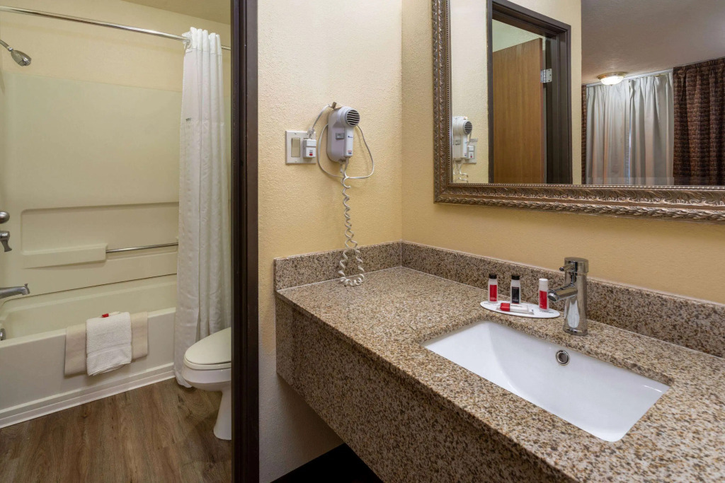 Travelodge by Wyndham Albuquerque East