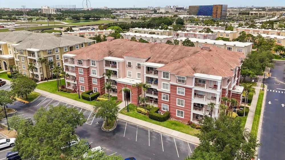 Near Universals Epic Universe Suite -3br