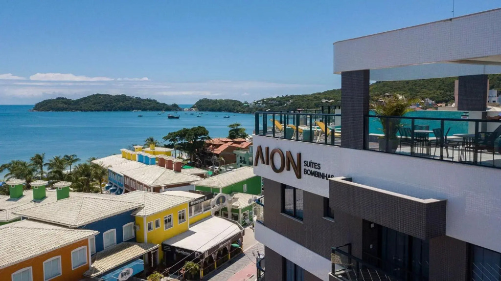 AION 205 - Apartamento a 50 metros da praia de Bombinhas - Piscina e Academia com Vista Panorâmica