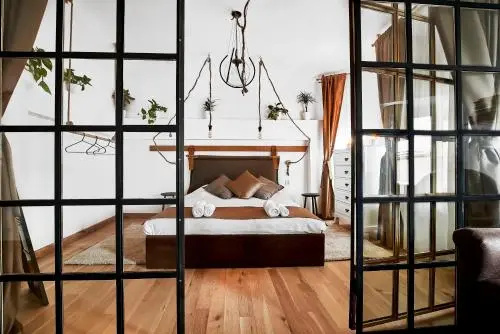Attic Downtown by CityLife Suites