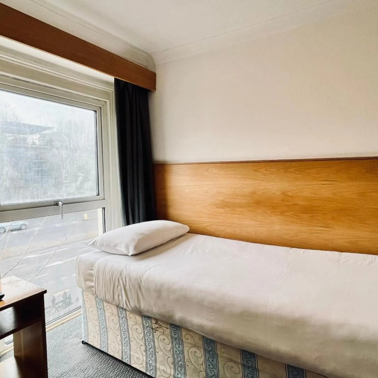 West Cromwell Hotel