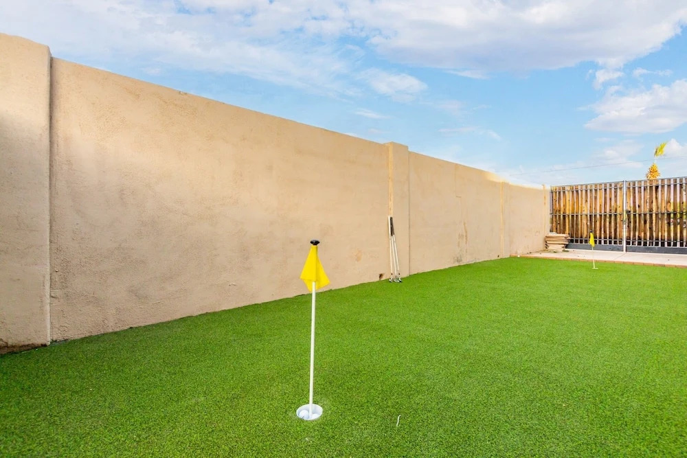 OldTown Lux 4BR/3BA HeatedPool+HotTub+GameRoom/14 by RedAwning