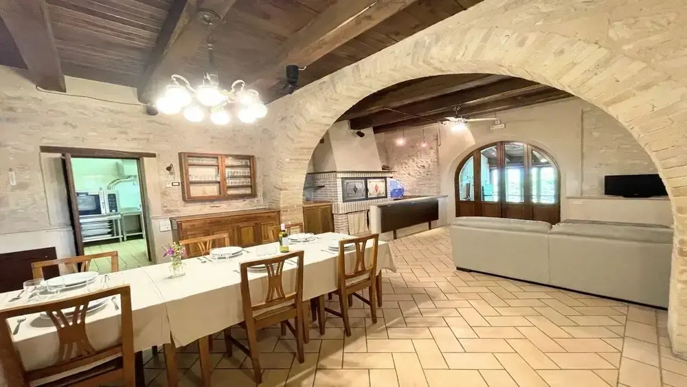 Contemporary Villa With Pool - Spello By The Pool - Sleeps 11 Exclusively Yours