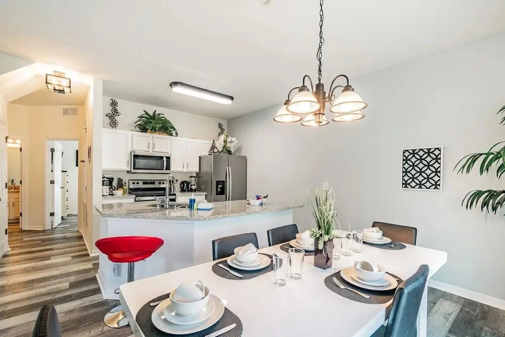 4BR Townhome w/ Pool in Bella Vida Resort