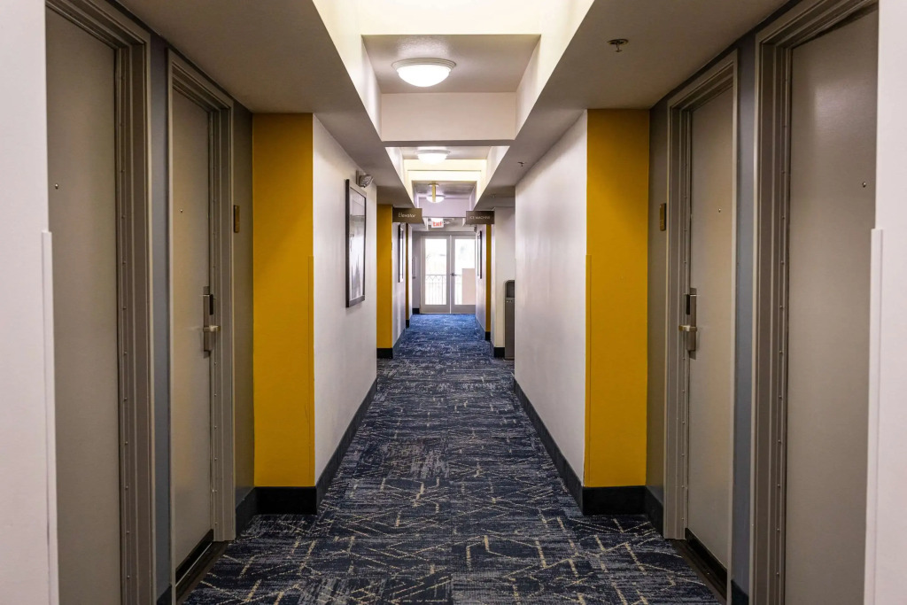 Comfort Inn & Suites Near Universal - N Hollywood - Burbank