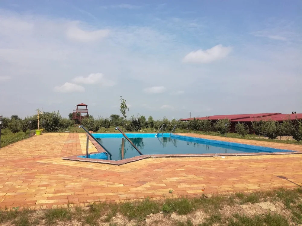 Camp Salaš Farma 47 Čenej